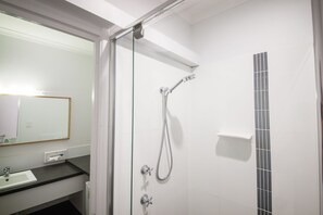 Bathroom amenities - Glenmore Palms Motel (Norman Gardens)