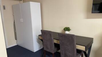 Family Suite, 2 Bedrooms, Patio, Ground Floor | Living area