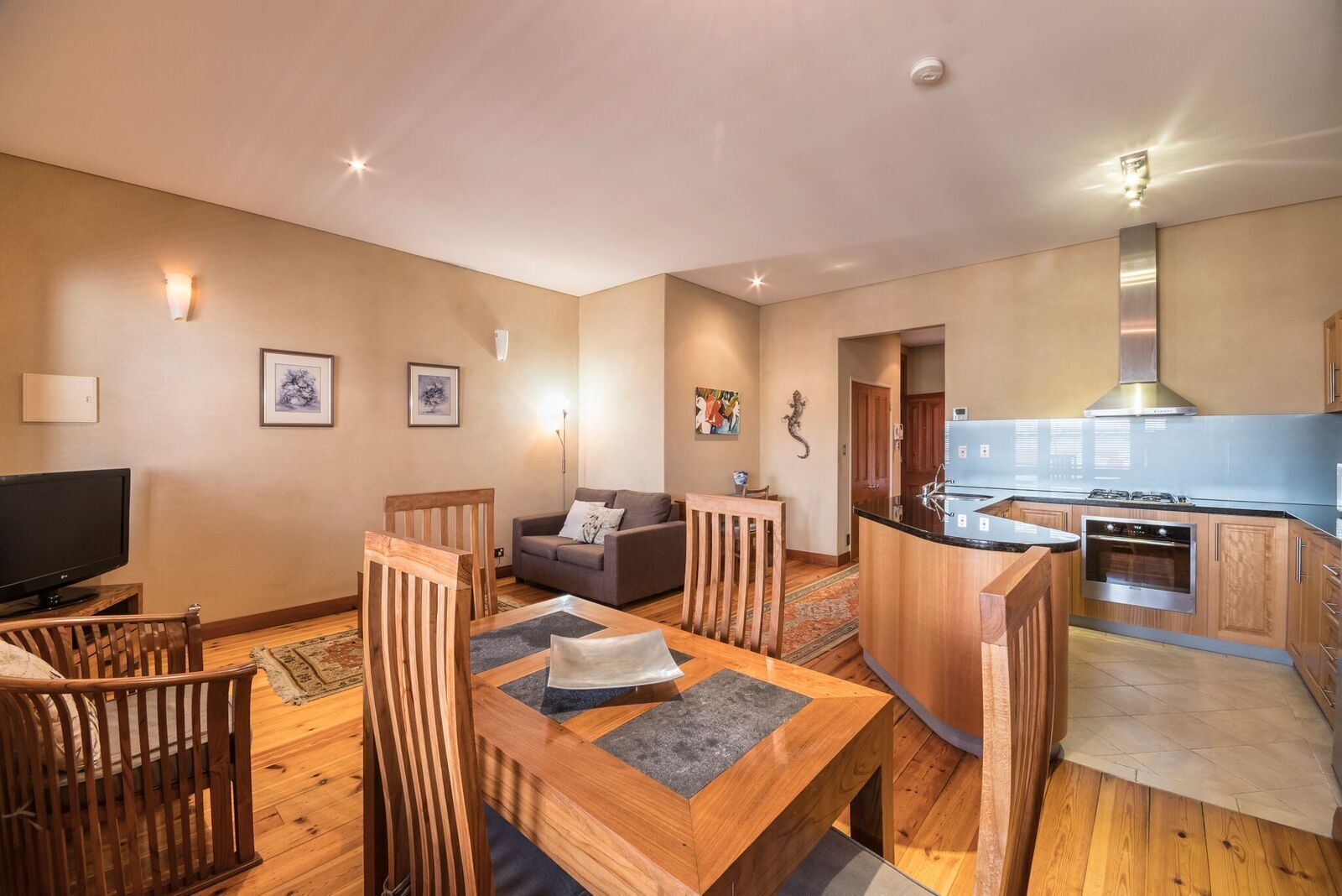 Rialto Suites — image 4