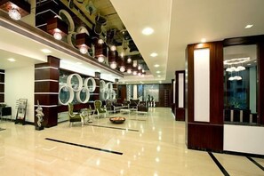 Coin salon dans le hall