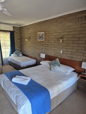 Standard Twin Room | Living area | LCD TV