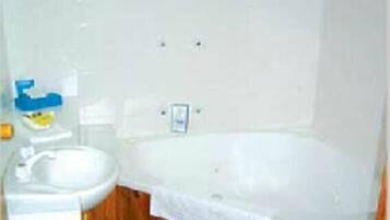 Hårføner og håndklær