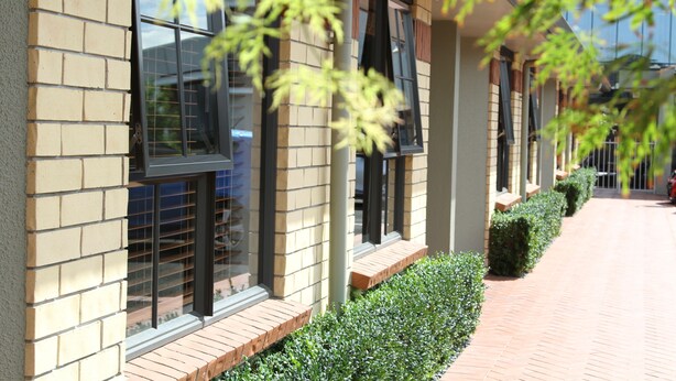 Property grounds - Quantum Lodge Motor Inn (Hamilton)