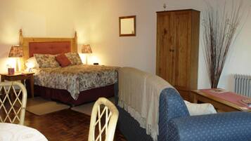 1 bedroom, desk, bed sheets
