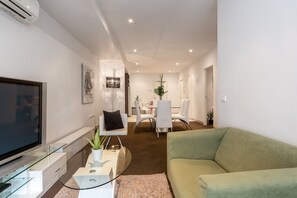 Flat-screen TV, DVD player - ABC Accommodation - Flinders (Melbourne)