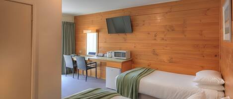 Twin Room | Individually furnished, desk, iron/ironing board, free WiFi