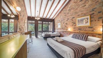 Premier Double Room | Desk, bed sheets, wheelchair access