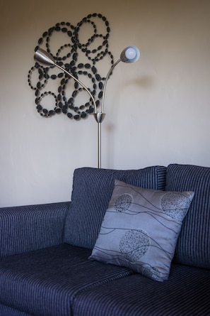 Deluxe Studio Suite, Kitchen (Platinum Suite) | Living area | 39-inch LCD TV with satellite channels, TV - Absolute Bliss (Paihia)