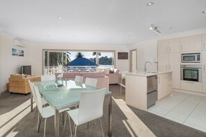 Departamento presidencial, 3 habitaciones, vista parcial al océano | Servicio a la habitación