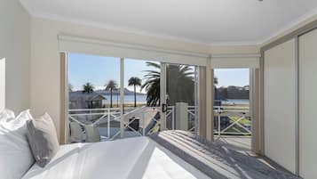 Presidential Apartment, 3 Bedrooms, Partial Ocean View | View from room