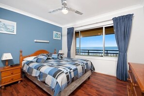 Iron/ironing board, bed sheets - Lennox Head Beachfront Apartments (Lennox Head)
