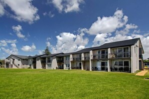 Exterior - Lennox Head Beachfront Apartments (Lennox Head)