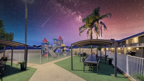 Coachman Hotel Motel