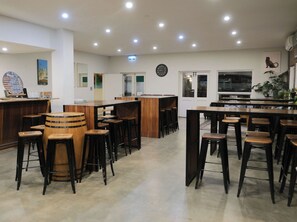 Bar (on property) - Manjimup Gateway Hotel (Balbarrup)