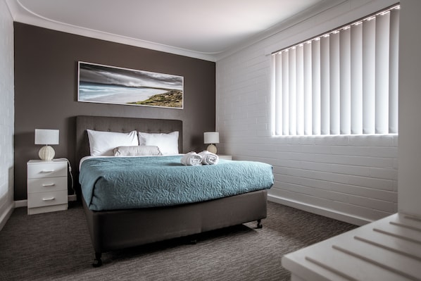 Standard Apartment, 1 Bedroom | Cribs (surcharge), WiFi (free), bed sheets - Archipelago Apartments (Castletown)