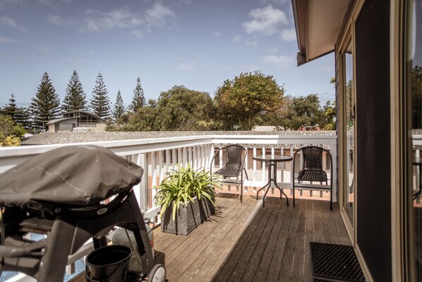 Deluxe Apartment, 2 Bedrooms, Jetted Tub, Executive Level | Terrace/patio