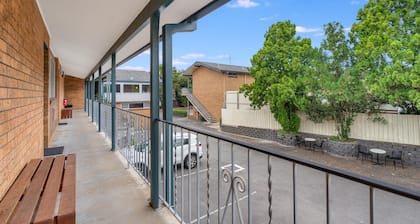 Cosmo Motel Adamstown