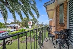 Superior Double Room, 1 King Bed, Balcony | Balcony - Cosmo Motel Adamstown (Adamstown)