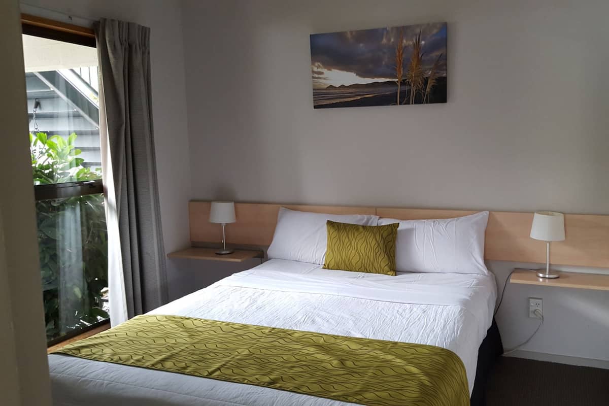 Standard Suite, Multiple Bedrooms, Kitchen (Waterfront 3 Bedroom) | Desk, cribs (surcharge), rollaway beds (surcharge), WiFi (free)