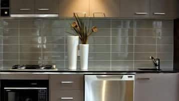 Stovetop, coffee/tea maker, cookware/dishes/utensils