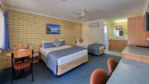 Queen & Single Room | Free WiFi, bed sheets - Riverland Motor Inn & River's Restaurant (St. George)