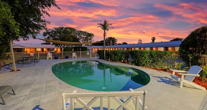 Riverland Motor Inn & River's Restaurant