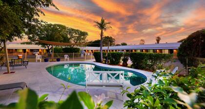 Riverland Motor Inn & River's Restaurant