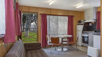 Family Cabin, 2 Bedrooms | Living area