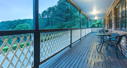 Montville Mountain Inn