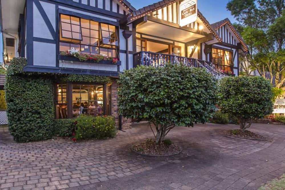 Montville Mountain Inn