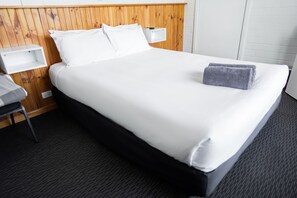 Standard Double Room x 4 (2 with Air Con) queen bed
