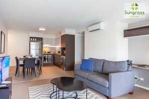 等离子电视、iPod 基座