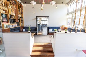 Lobby sitting area - Commodore Hotel (Astoria)