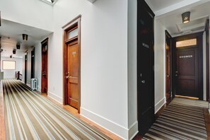 Compact Room Interior View, Shared Bathroom | Shared bathroom - Commodore Hotel (Astoria)