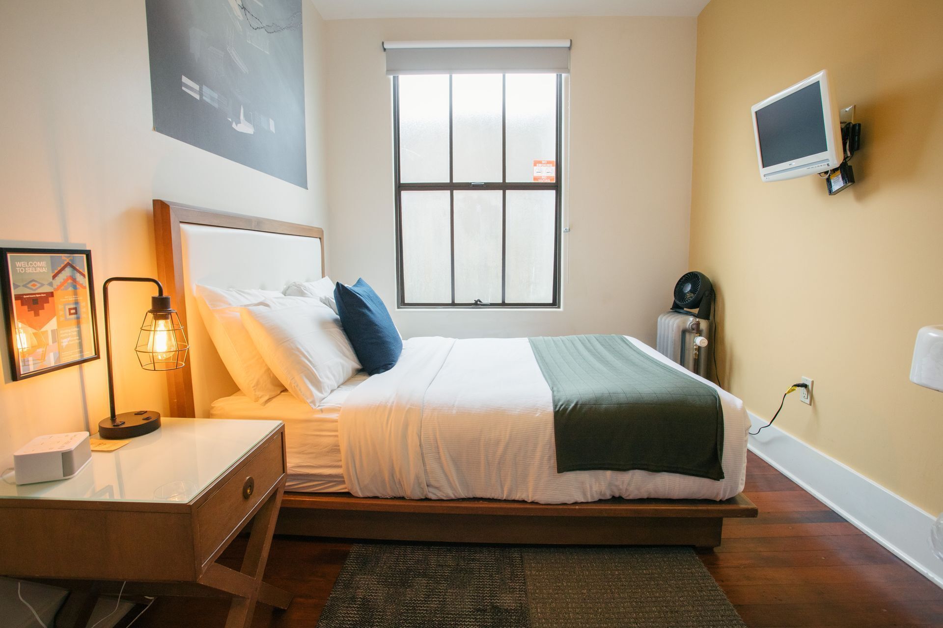 Compact Room Interior View, Shared Bathroom | Blackout drapes, free WiFi, bed sheets, wheelchair access