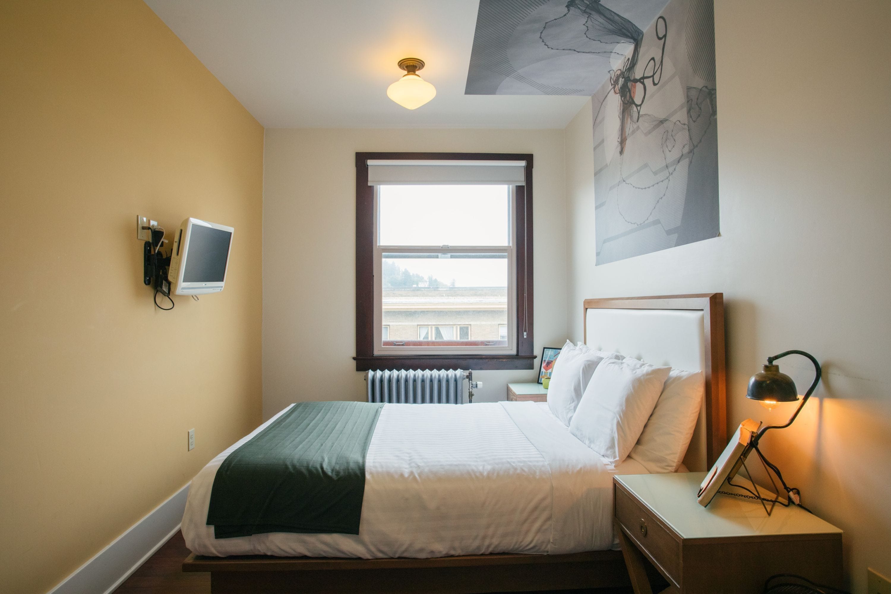 small room, shared bathroom | blackout curtains, free wifi, bed sheets, wheelchair access