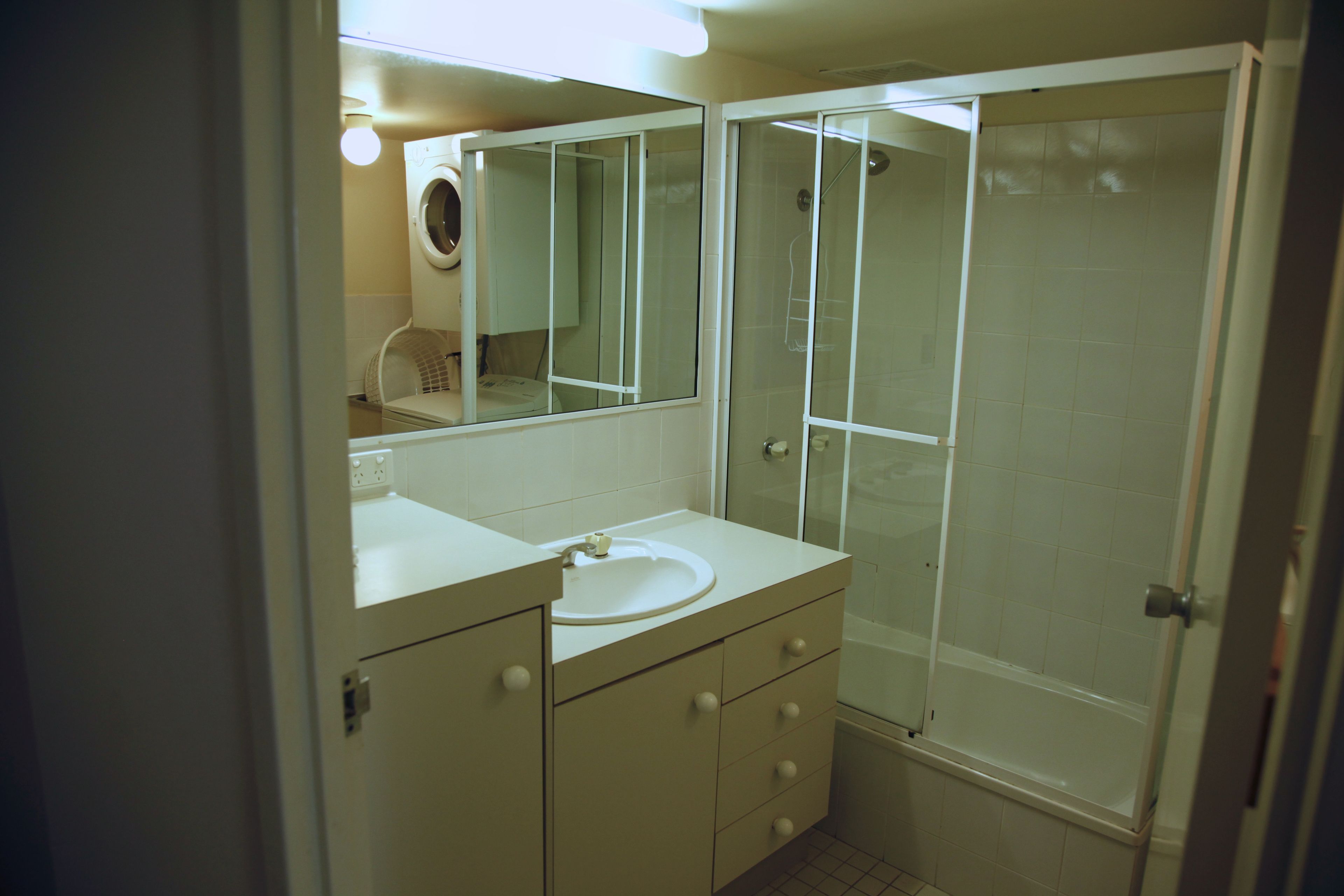 Sandrift Beachfront Apartments — image 15