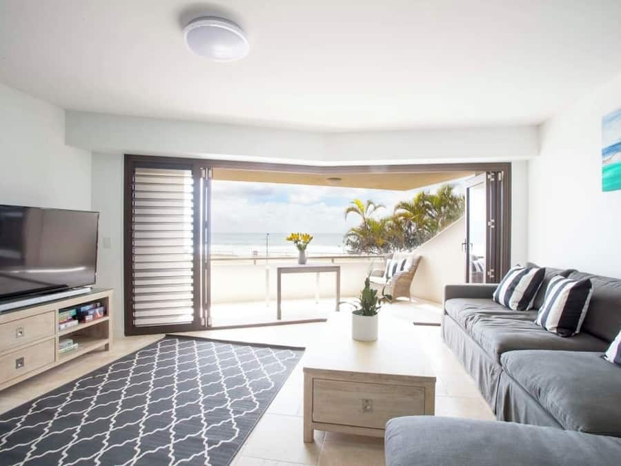 Apartamento, vistas al mar | Zona de estar | Una televisión de pantalla plana, un reproductor de DVD