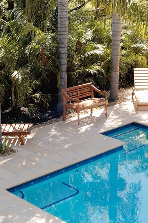 Outdoor pool - Wiss House Bed and Breakfast (Kalbar)