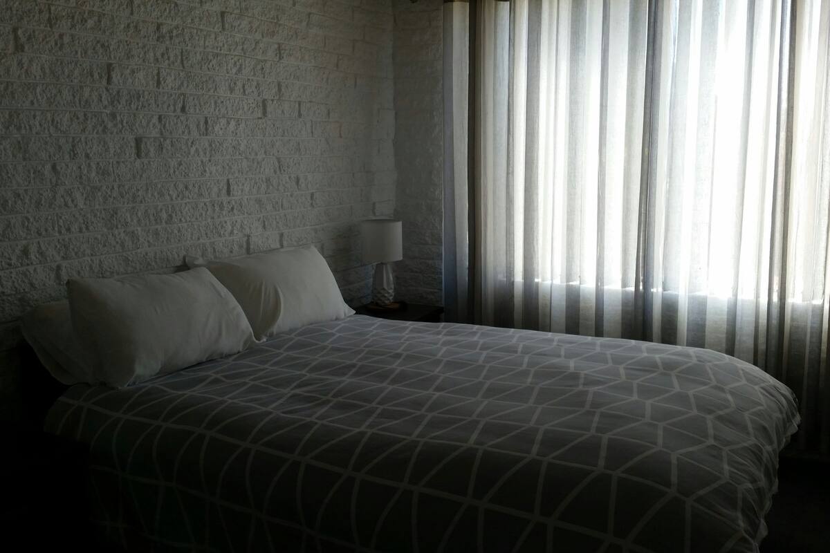 superior apartment, 2 bedrooms | iron/ironing board, free rollaway beds, bed sheets