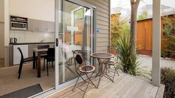 1 Bedroom Motel | Terrace/patio