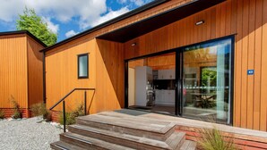 Deluxe 2 Bedroom Villa - Sleeps 8 | Wi-fi (inkludert) og sengetøy