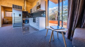 Deluxe 2 Bedroom Villa - Sleeps 8 | Eget kjøkken | Kaffetrakter/tekoker og vannkoker