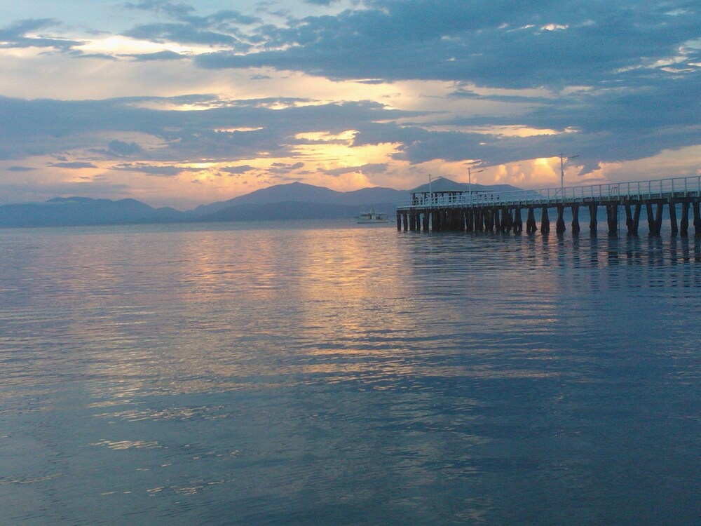 Tropical Palms Resort & 4WD Hire by null