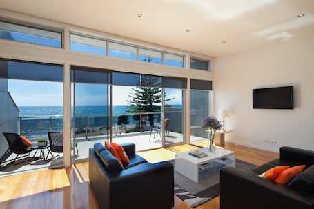 Deluxe Apartment, 2 Bedrooms, 2 Bathrooms | Interior entrance