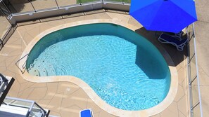 Außenpool, Cabañas (kostenlos), Sonnenschirme