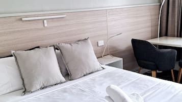 Comfort-dobbeltværelse - 1 queensize-seng - eget badeværelse | 1 soveværelse, mørklægningsgardiner, strygejern/strygebræt, gratis Wi-Fi