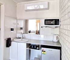 Double Room, 1 Queen Bed | 1 bedroom, blackout drapes, iron/ironing board, free WiFi