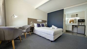 Double Room, 1 Queen Bed | 1 bedroom, blackout drapes, iron/ironing board, free WiFi