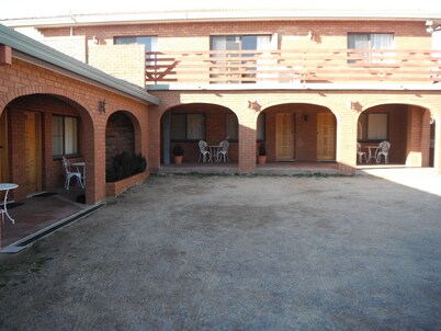 Cooma Country Club Motor Inn